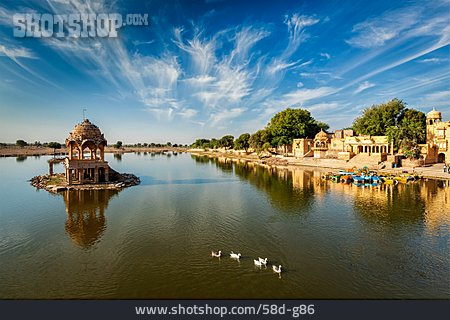 
                Jaisalmer, Chhatri, Amar Sagar See                   