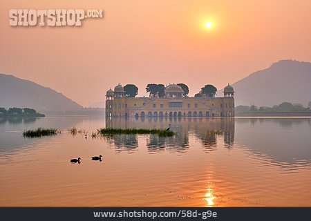 
                Jaipur, Jal Mahal, Man Sagar Lake                   