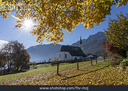 
                Herbst, Kirche, Aufham                   