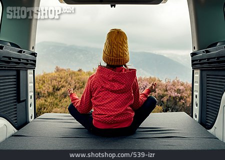 
                Meditation, Abenteuer, Campingbus                   