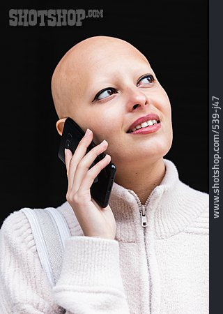 
                Glatze, Telefonieren, Haarausfall, Alopecia Universalis                   