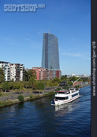 
                Main, Europäische Zentralbank, Passagierschiff                   