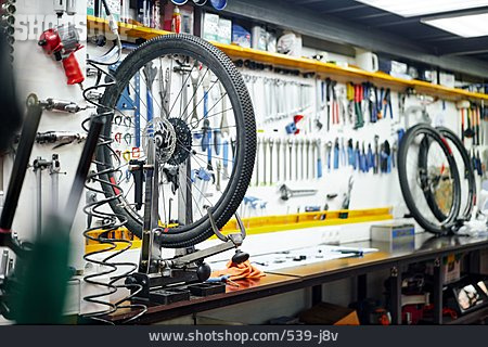 
                Reparatur, Werkstatt, Fahrradwerkstatt                   