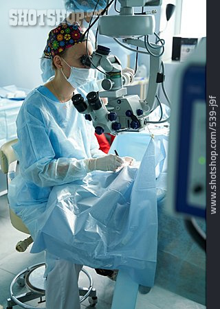 
                Augenoperation, Op-mikroskop, Augenchirurgie                   