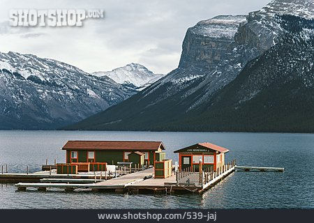 
                Alberta, Banff-nationalpark, Lake Minnewanka                   
