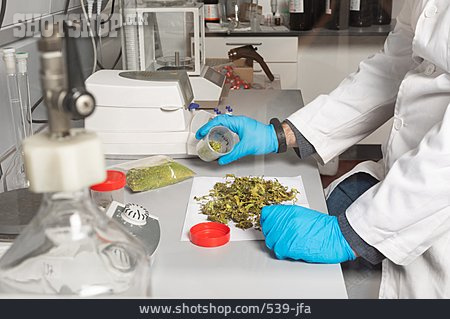 
                Labor, Cannabis, Medizinisches Cannabis, Cannabisprodukt                   
