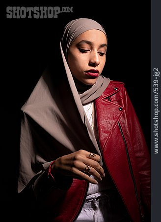 
                Mode, Modern, Kopftuch, Muslimin, Outfit                   
