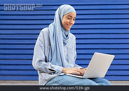 
                Urban, Online, Muslimin, Hidschab                   