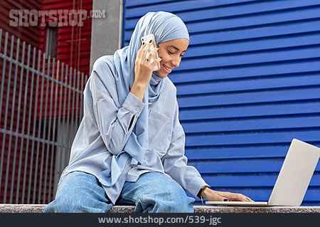 
                Laptop, Telefonieren, Internet, Urban, Muslimin                   