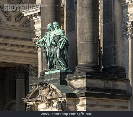 
                Berlin Cathedral, Bronze Sculpture                   