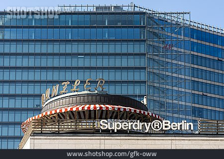 
                Berlin, Superdry, Café Kranzler                   