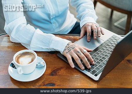 
                Business, Milchkaffee, Laptop                   