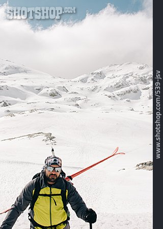 
                Gebirge, Wintersport, Skifahrer                   
