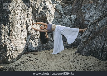 
                Junge Frau, Balance, Yoga, Flexibel                   