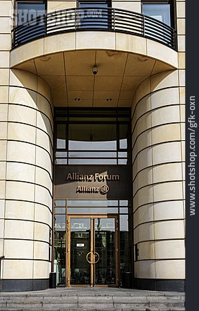 
                Allianz Forum                   
