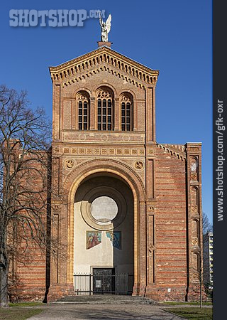 
                Berlin-mitte, Backsteinkirche, Sankt-michael-kirche                   