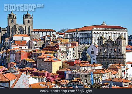 
                Altstadt, Porto                   