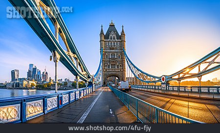 
                Tower Bridge, London, Straßenbrücke                   