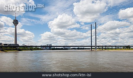 
                Düsseldorf, Rheinturm, Rhein, Rheinkniebrücke                   