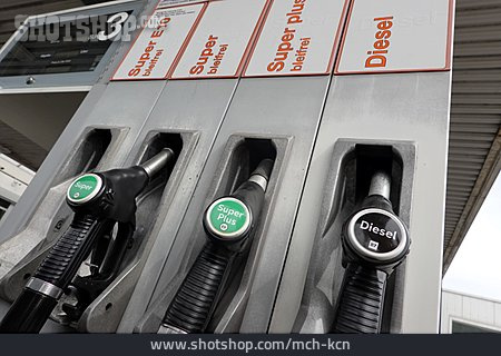 
                Benzin, Tankstelle, Zapfhahn                   