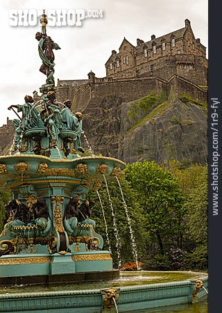 
                Springbrunnen, Edinburgh, Edinburgh Castle                   