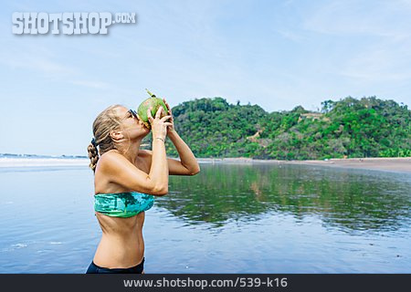 
                Erfrischung, Urlaub, Kokoswasser                   
