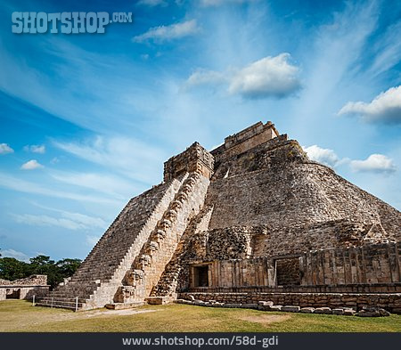 
                Pyramide, Yucatan, Uxmal, Pyramide Des Zauberers, Adivino-pyramide                   