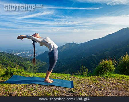 
                Yoga, Rückbeuge, Hasta Uttanasana                   