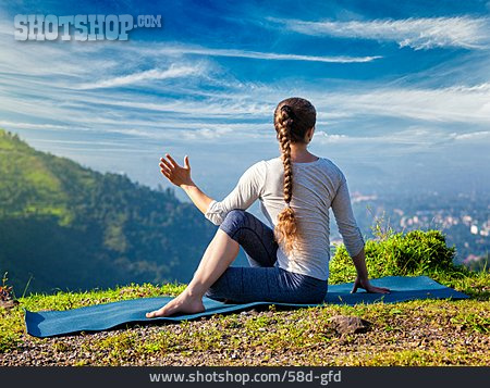 
                Yoga, Asana, Ardha Matsyendrasana                   