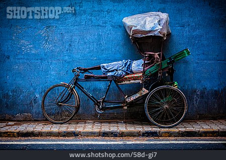 
                Mann, Schlafen, Fahrradrikscha, Neu-delhi                   