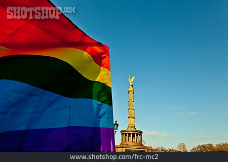 
                Siegessäule, Demonstration, Regenbogenfahne                   