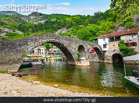 
                Steinbrücke, Rijeka Crnojevića                   