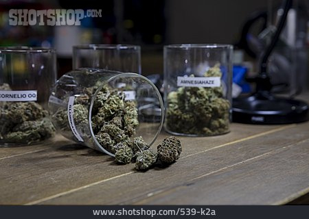 
                Cannabis, Sorte, Hanfblüte                   