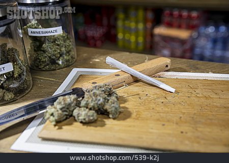 
                Rauschmittel, Joint, Cannabis                   