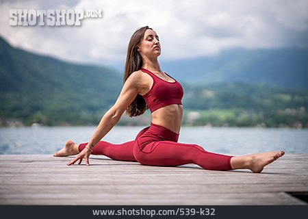 
                Spagat, Yoga, Workout, Outdoor Yoga                   
