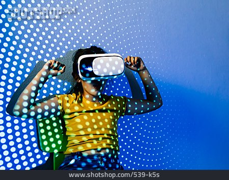 
                Mädchen, Virtuelle Realität, Jubel, Head-mounted Display                   
