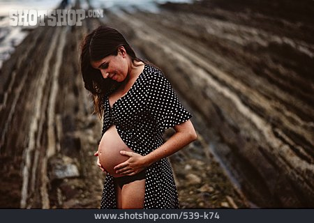 
                Glücklich, Natur, Schwangerschaft, Babybauch                   
