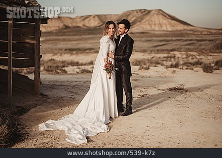 
                Wüste, Romantisch, Hochzeitspaar                   