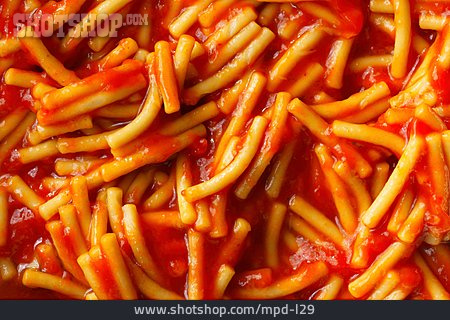 
                Spaghetti, Tomatensauce                   