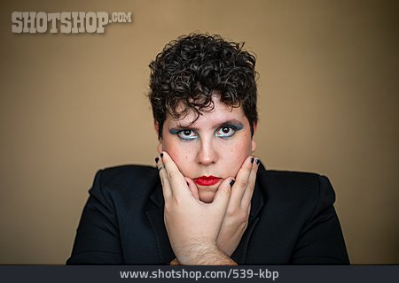 
                Makeup, Identität, Geschlecht, Genderfluid                   