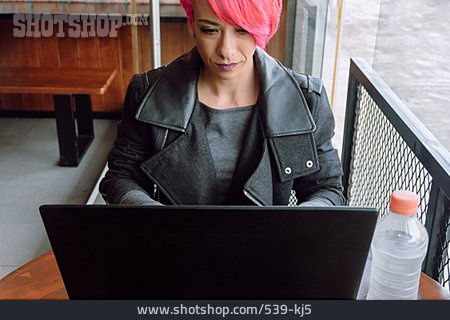 
                Frau, Laptop, Internet, Online                   