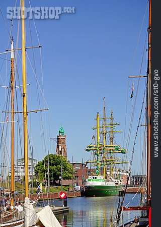 
                Leuchtturm, Segelschiff, Bremerhaven                   