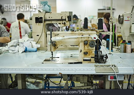 
                Chinesisch, Fabrikhalle, Nähmaschine, Schuhfabrik                   