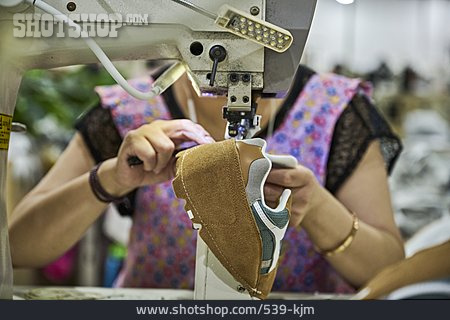 
                Chinesisch, Turnschuh, Schuhfabrik, Textilarbeiterin                   