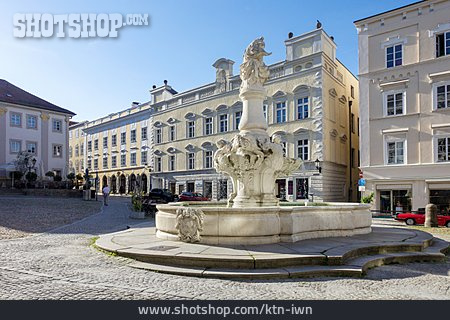 
                Passau, Wittelsbacherbrunnen, Residenzplatz                   