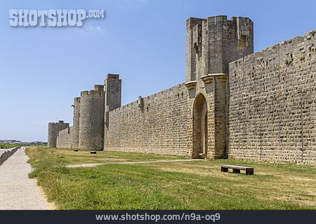 
                Stadtmauer, Aigues-mortes                   