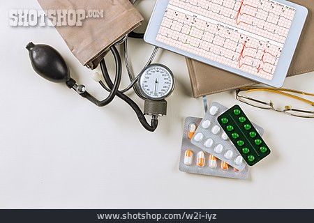 
                Blutdruckmessgerät, Kardiologie, Elektrokardiogramm                   