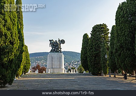
                Triest, Monumento Ai Caduti Di Trieste                   
