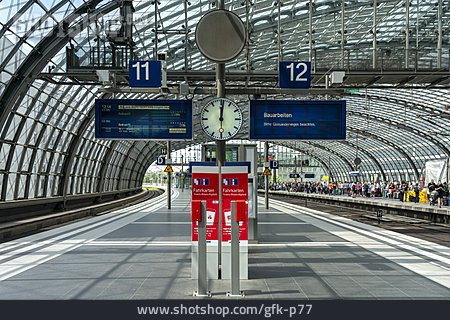
                Bahnhof, Bahnsteig, Hauptbahnhof                   