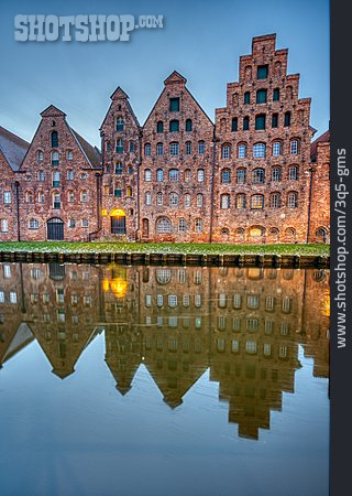 
                Lübeck, Salzspeicher                   